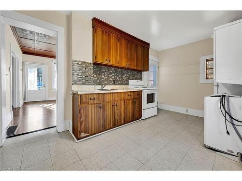 102-104 Blucher Street, Kitchener, ON - Indoor Photo Showing Kitchen