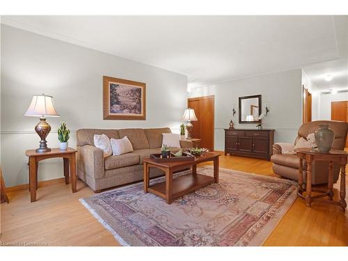 276 Kenneth Avenue, Kitchener, ON - Indoor Photo Showing Living Room