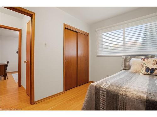 276 Kenneth Avenue, Kitchener, ON - Indoor Photo Showing Bedroom