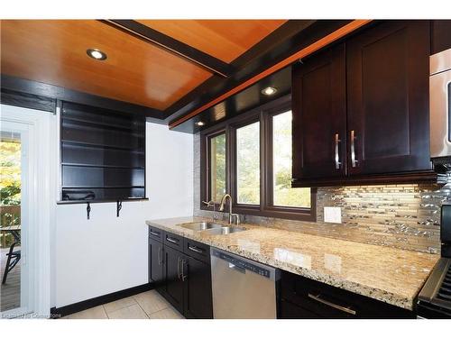 6-214 Kingswood Drive, Kitchener, ON - Indoor Photo Showing Kitchen With Double Sink