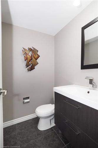 6-214 Kingswood Drive, Kitchener, ON - Indoor Photo Showing Bathroom