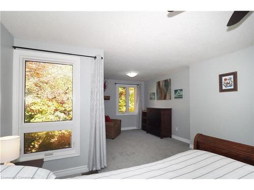 6-214 Kingswood Drive, Kitchener, ON - Indoor Photo Showing Bedroom