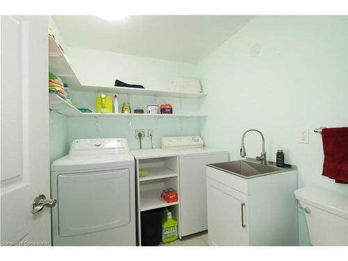 6-214 Kingswood Drive, Kitchener, ON - Indoor Photo Showing Laundry Room