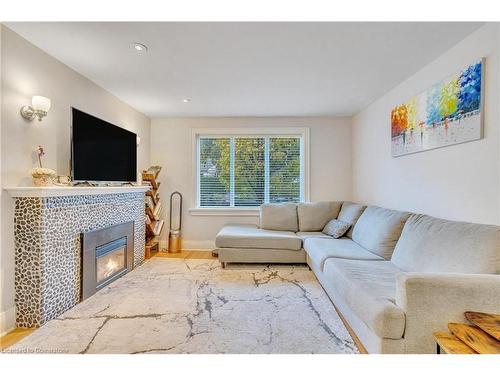 39 Upper Avenue, London, ON - Indoor Photo Showing Living Room With Fireplace