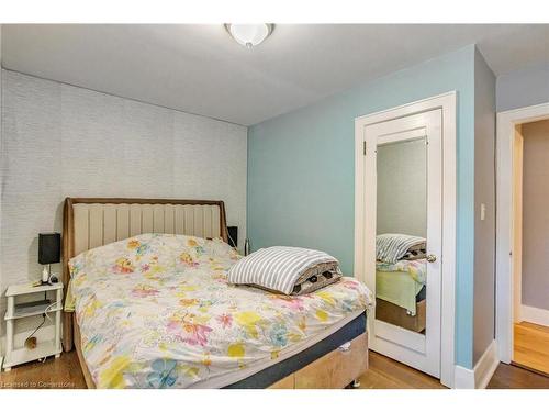 39 Upper Avenue, London, ON - Indoor Photo Showing Bedroom