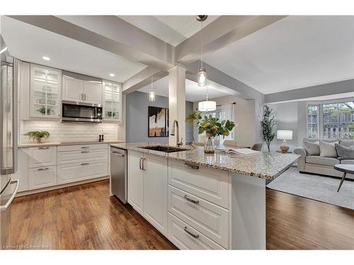 11-229 Baker Street, Waterloo, ON - Indoor Photo Showing Kitchen With Upgraded Kitchen