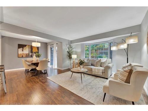 11-229 Baker Street, Waterloo, ON - Indoor Photo Showing Living Room