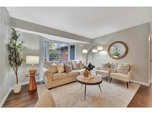 11-229 Baker Street, Waterloo, ON - Indoor Photo Showing Living Room