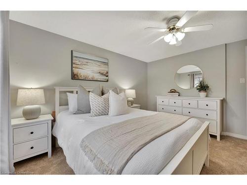 11-229 Baker Street, Waterloo, ON - Indoor Photo Showing Bedroom