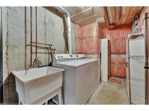 11-229 Baker Street, Waterloo, ON - Indoor Photo Showing Laundry Room