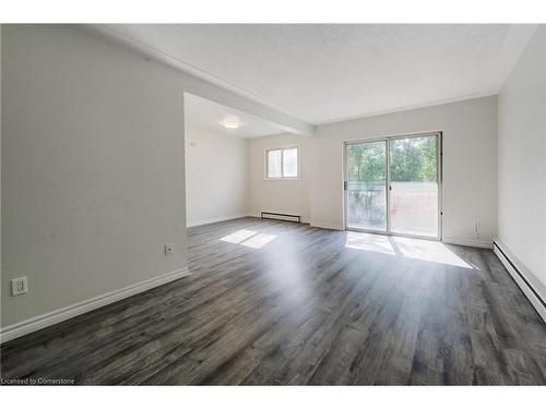 7-203 Mausser Avenue, Kitchener, ON - Indoor Photo Showing Other Room