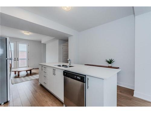 52-99 Roger Street, Waterloo, ON - Indoor Photo Showing Kitchen With Double Sink