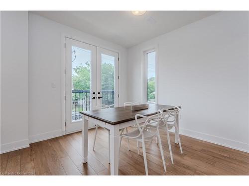 52-99 Roger Street, Waterloo, ON - Indoor Photo Showing Dining Room