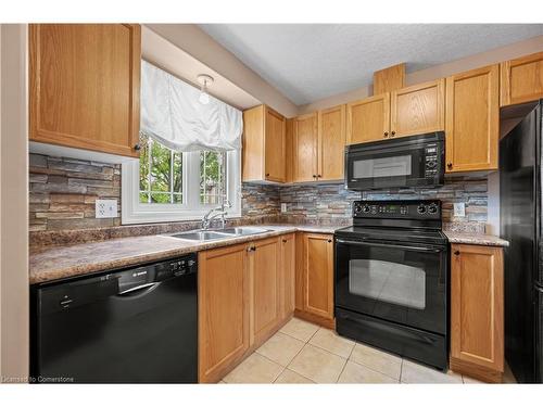 50-535 Windflower Crescent, Kitchener, ON - Indoor Photo Showing Kitchen With Double Sink