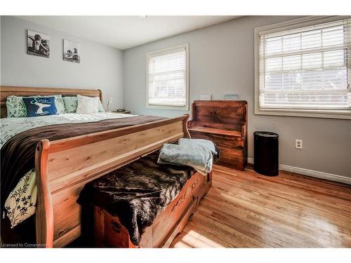 9-129 Victoria Road N, Guelph, ON - Indoor Photo Showing Bedroom