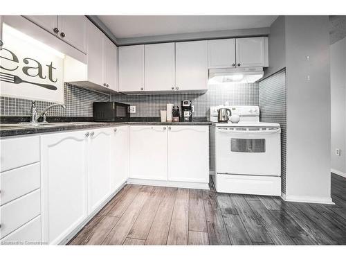 9-129 Victoria Road N, Guelph, ON - Indoor Photo Showing Kitchen