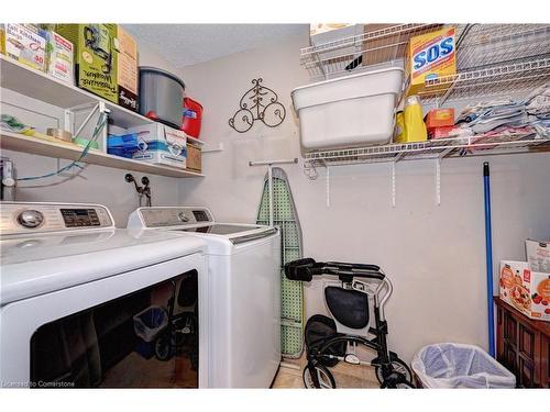 401-24 Marilyn Drive N, Guelph, ON - Indoor Photo Showing Laundry Room