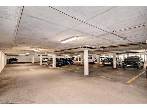 401-24 Marilyn Drive N, Guelph, ON - Indoor Photo Showing Garage