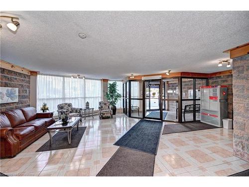 401-24 Marilyn Drive N, Guelph, ON - Indoor