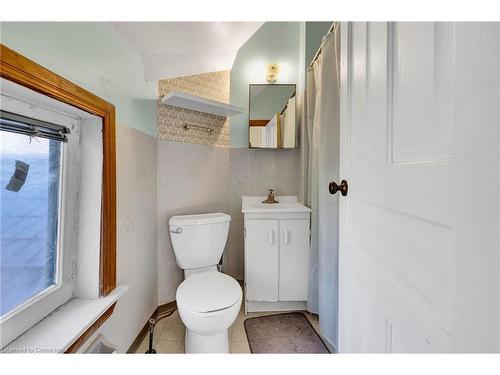 102-104 Blucher Street, Kitchener, ON - Indoor Photo Showing Bathroom