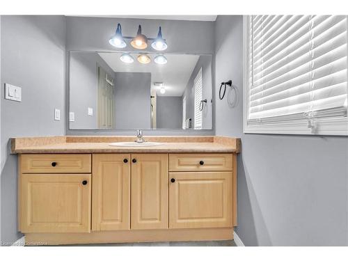 51 Madeleine Street, Kitchener, ON - Indoor Photo Showing Bathroom