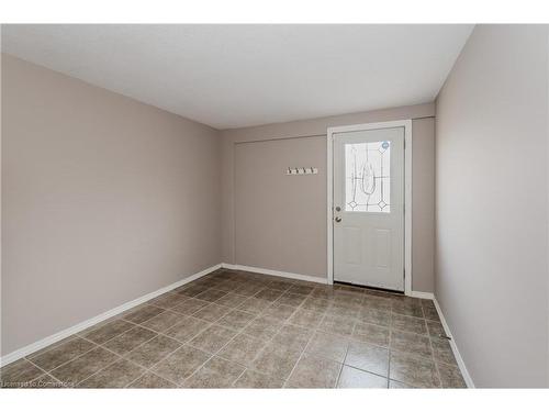 894 Strasburg Road, Kitchener, ON - Indoor Photo Showing Other Room