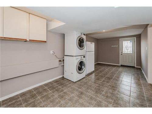 894 Strasburg Road, Kitchener, ON - Indoor Photo Showing Laundry Room