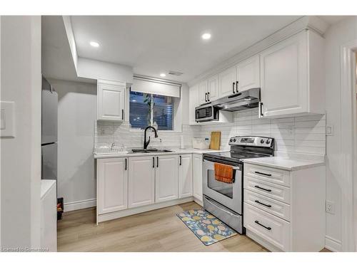 48 Isaiah Drive, Kitchener, ON - Indoor Photo Showing Kitchen With Upgraded Kitchen