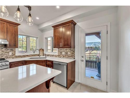 48 Isaiah Drive, Kitchener, ON - Indoor Photo Showing Kitchen