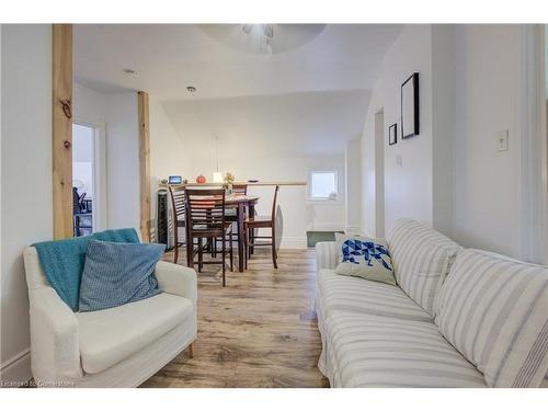 52 Henry Street, Kitchener, ON - Indoor Photo Showing Living Room