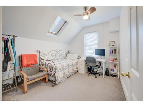 52 Henry Street, Kitchener, ON - Indoor Photo Showing Bedroom