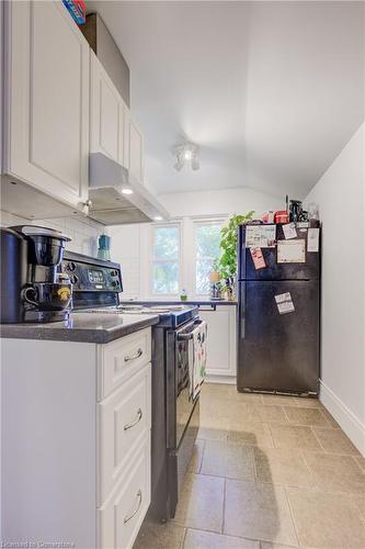 52 Henry Street, Kitchener, ON - Indoor Photo Showing Kitchen