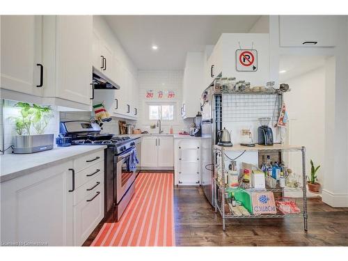 52 Henry Street, Kitchener, ON - Indoor Photo Showing Kitchen