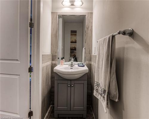 254 Seabrook Drive, Kitchener, ON - Indoor Photo Showing Bathroom