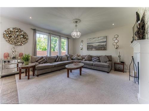 254 Seabrook Drive, Kitchener, ON - Indoor Photo Showing Living Room