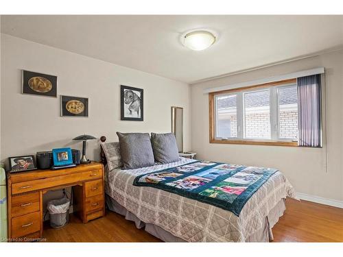 121 Oak Street W, Leamington, ON - Indoor Photo Showing Bedroom