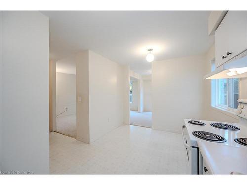 264 Pineland Place, Waterloo, ON - Indoor Photo Showing Kitchen