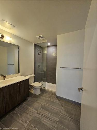 2414-15 Wellington Street, Kitchener, ON - Indoor Photo Showing Bathroom