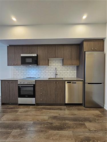 2414-15 Wellington Street, Kitchener, ON - Indoor Photo Showing Kitchen With Stainless Steel Kitchen