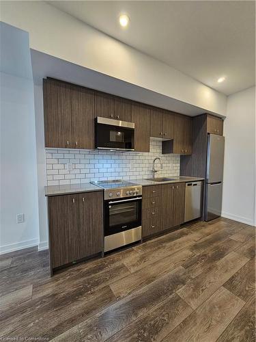 2414-15 Wellington Street, Kitchener, ON - Indoor Photo Showing Kitchen With Stainless Steel Kitchen