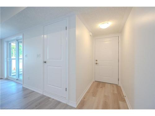 C145-580 Benninger Drive, Kitchener, ON - Indoor Photo Showing Other Room