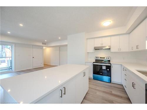 C145-580 Benninger Drive, Kitchener, ON - Indoor Photo Showing Kitchen With Upgraded Kitchen