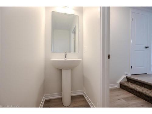 C145-580 Benninger Drive, Kitchener, ON - Indoor Photo Showing Bathroom