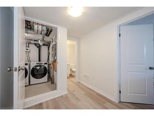 C145-580 Benninger Drive, Kitchener, ON - Indoor Photo Showing Laundry Room