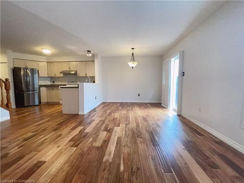 625 Royal Fern Street, Waterloo, ON - Indoor Photo Showing Kitchen