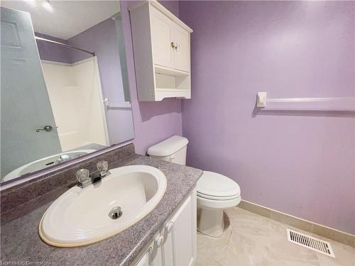 625 Royal Fern Street, Waterloo, ON - Indoor Photo Showing Bathroom