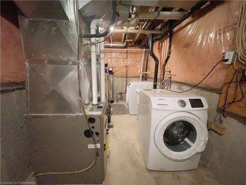 625 Royal Fern Street, Waterloo, ON - Indoor Photo Showing Laundry Room