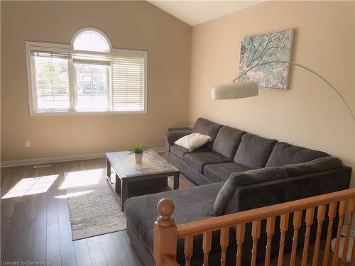 402 Pastern Trail, Waterloo, ON - Indoor Photo Showing Living Room