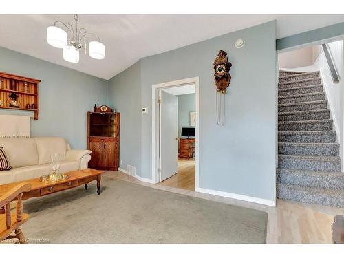 235 Winston Street E, Listowel, ON - Indoor Photo Showing Living Room