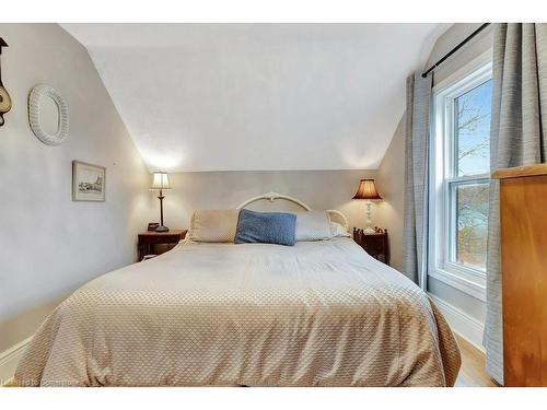 235 Winston Street E, Listowel, ON - Indoor Photo Showing Bedroom